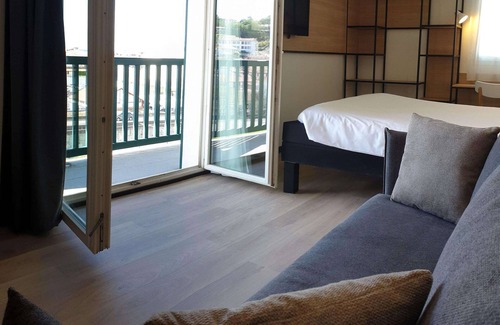 Ciboure Hotel | ibis Ciboure St Jean De Luz Hotel