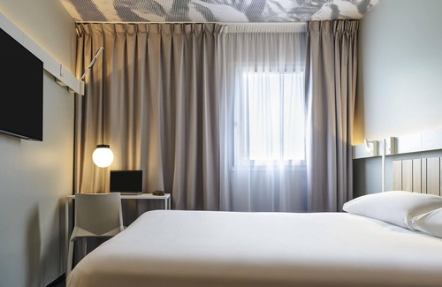 Clamart Hotel | ibis Clamart Paris Velizy