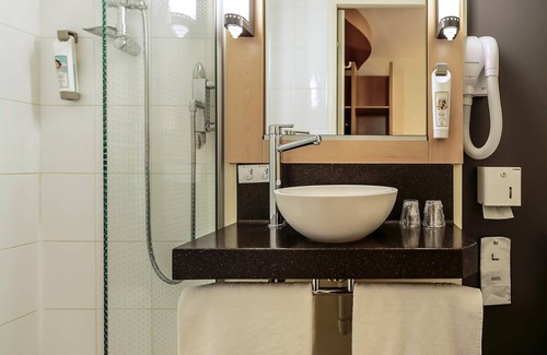 Clermont-Ferrand Hotel | ibis Clermont Ferrand Sud Carrefour Herbet