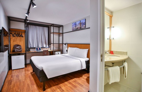 Copacabana Hotel | ibis Copacabana Posto 2 Hotel