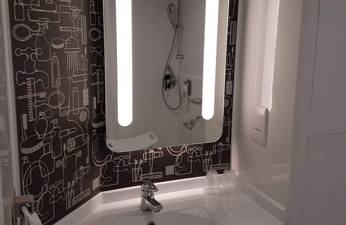 The Docks Hotel | Ibis Liverpool Centre Albert Dock – Liverpool One