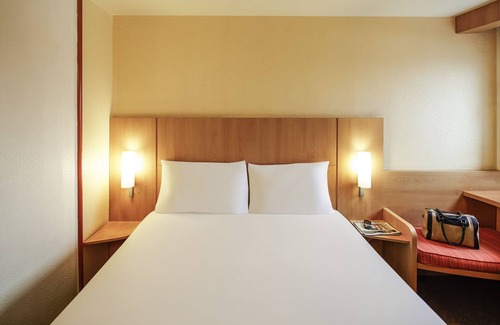 Harlington Hotel | ibis London Heathrow Airport