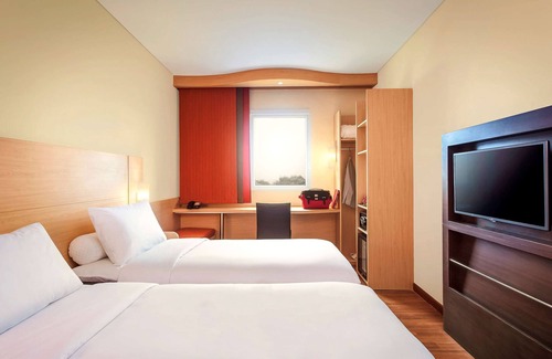 Losari Hotel | ibis Makassar City Center