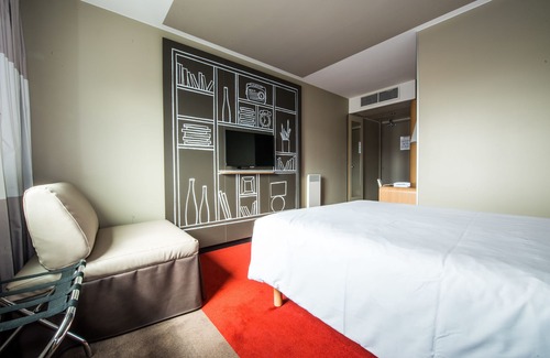 Quartier de la Boule - Champs-Pierreux Hotel | ibis Nanterre la Défense