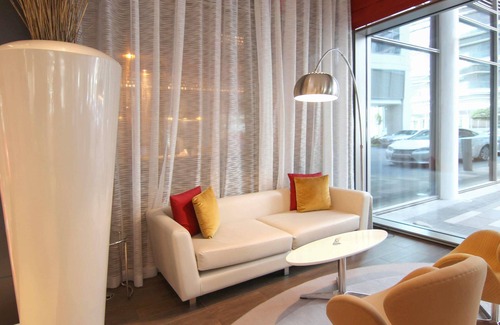 Trade Center Hotel | ibis One Central Hotel