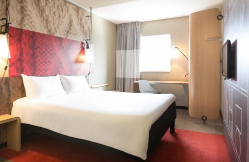 Saint-Vincent-de-Paul Hotel | ibis Paris Gare du Nord Château Landon 10ème