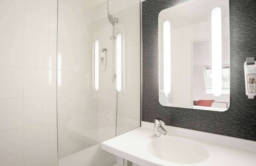 14th Arrondissement Hotel | ibis Paris Maine Montparnasse 14ème