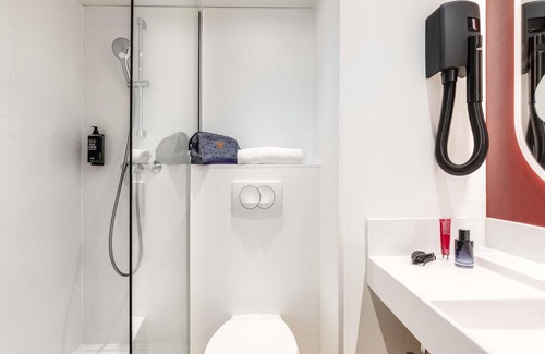 Charonne Hotel | ibis Paris Porte De Montreuil