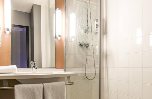 Mellac Hotel | ibis Quimperle