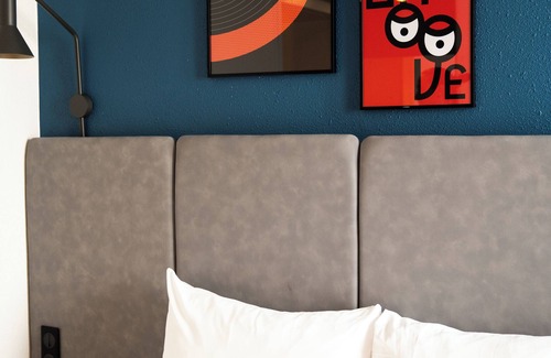 Saint-Denis Hotel | ibis Saint-Denis Stade Ouest