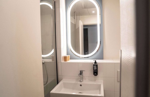 Saint-Denis Hotel | ibis Saint-Denis Stade Ouest