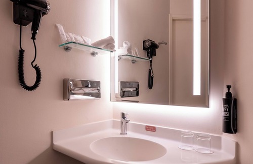 Bencoolen Hotel | ibis Singapore On Bencoolen