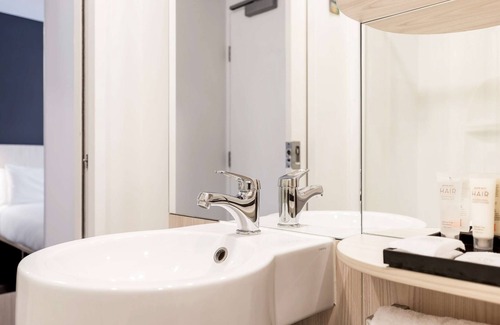Darling Harbour Hotel | ibis Sydney Barangaroo Hotel