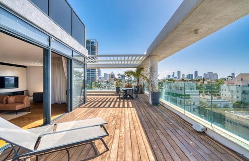 Tel Aviv City Center Apartment | Ibn Gvirol Palace