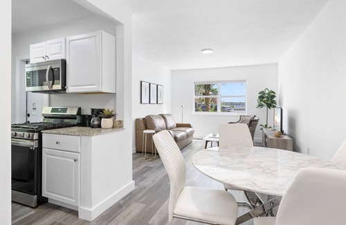 Northeast Miami Apartment | Ibyza Villas Water View
