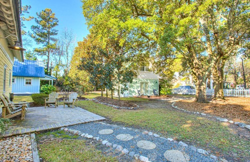 Manteo Cottage | IC3 The Wright Getaway * Dog Friendly