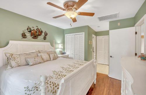 West Beach House | IC55: 55 Inlet Cove