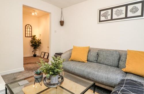 Thirsk House | Ickle Pickle Cottage