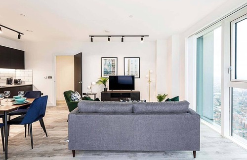 East Acton Apartment | Icon Tower Flat IX
