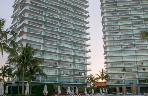 North Hotel Zone Resort | Icon Vallarta