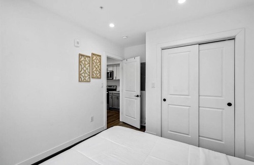 Petworth Bed & Breakfast | Iconic DC Unit | Stunning Views | Graceful Balcony
