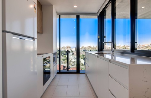Coolangatta Apartment | Iconic Kirra Beach Resort