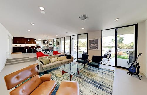 Palm Desert House | Iconic Oasis
