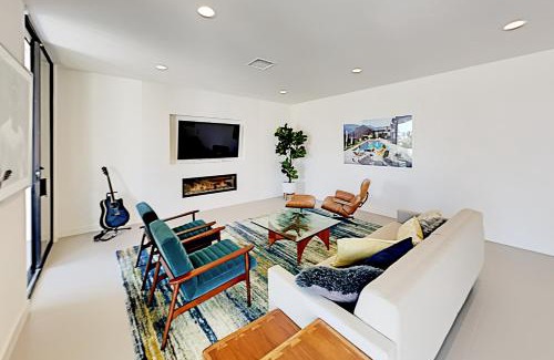 Palm Desert House | Iconic Oasis