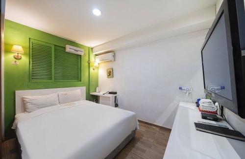 Sinchon-dong Hotel | Idae Sora
