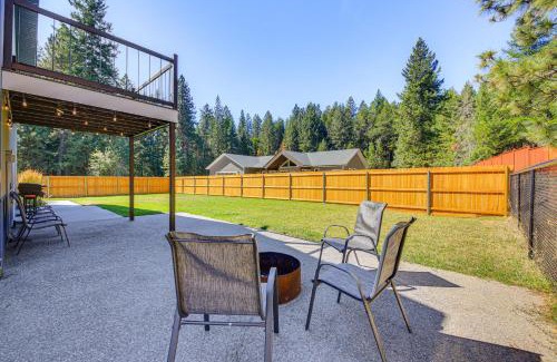 Boundary County Apartment | Idaho Retreat with Fire Pit - 2 Mi to McArthur Lake
