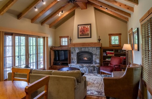 Tamarack Resort Cottage | Ideal 2 BR Cottage | Ski in/Ski Out | Golden Bar