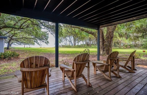 Dale House | Ideal beach getaway. House with large yard, oceanfront. (formerly named Lily)