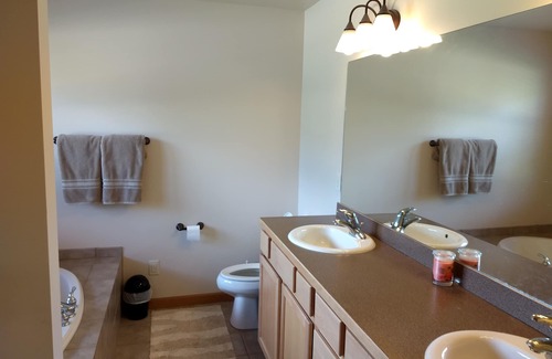Bozeman House | Ideal Bozeman Getaway near Sourdough Canyon Trailhead, 15 minutes to downtown!