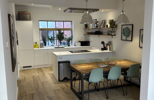 Redcliffe House | Ideal Bristol Getaway - 3 bed Harbourside Home