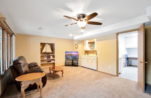 Sunrise Beach House | Ideal Cove with Amazing Dock, Kayaks & Fire Pit