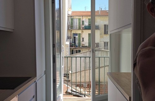 Carabacel Apartment | Ideal family, 68 m² in town center, 10 minutes walk from the beach