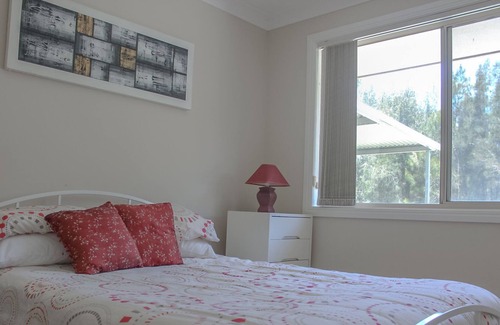 Black Head House | Ideal family holiday home, close to shopping village, beach, cafes and more