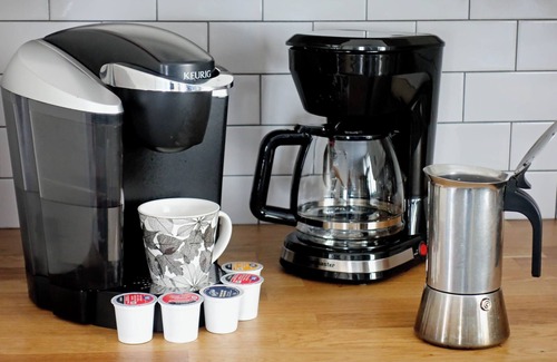 Desjardins House | Ideal for 1 or 2 families 3min to the ferry Well-equipped house Parking + Garden