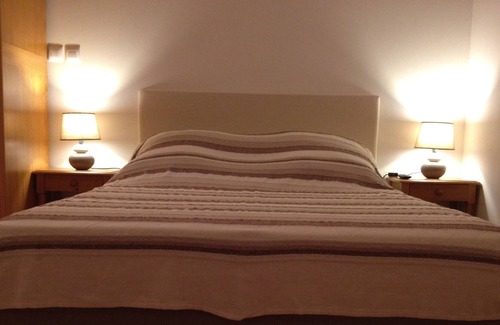 Serra-di-Ferro Apartment | ❤ Ideal for a couple, quiet with private garden, Cupabia beach 5 minutes