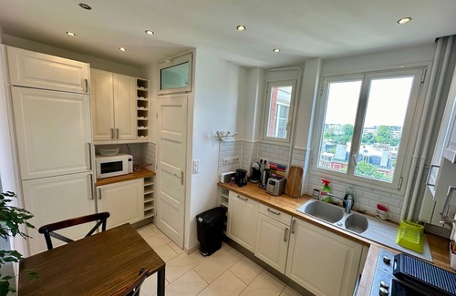 Saint-Mande Apartment | Ideal for visiting Paris,nright next to the Bois, pets welcome!