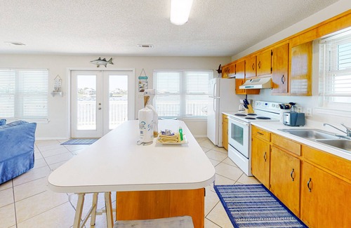 Fort Morgan Pines House | Ideal gem with across from the Gulf with Mobile Bay views - snowbird-friendly