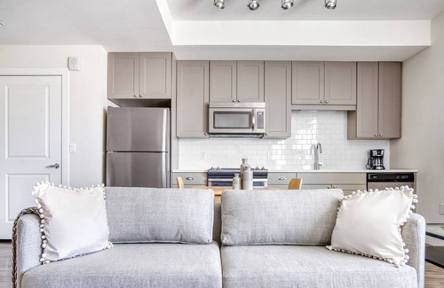 West Highland Apartment | Ideal Highland 1BR w/ Roof, Gym & W/D, near Highland Park, by Blueground