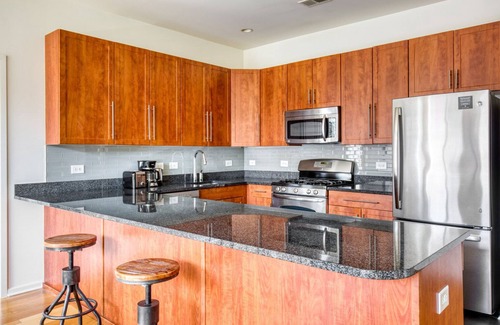 The Heights Apartment | Ideal Hoboken 2BR w/ Gym, W/D & Elevator, near Waterfront, by Blueground