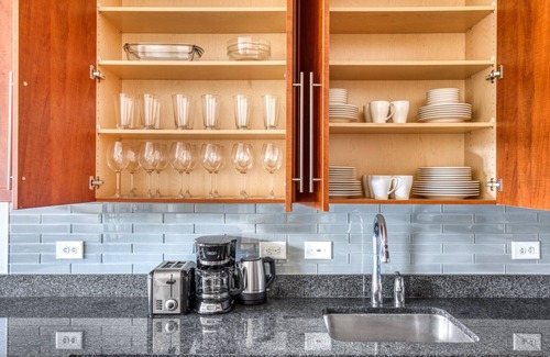 The Heights Apartment | Ideal Hoboken 2BR w/ Gym, W/D & Elevator, near Waterfront, by Blueground