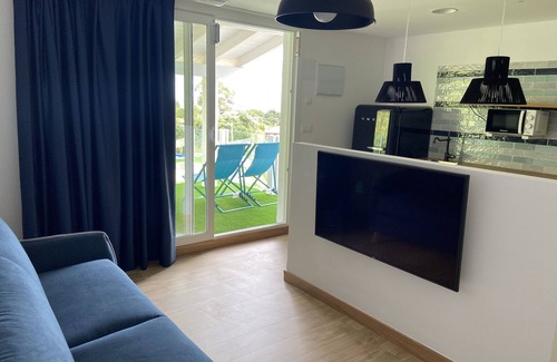 Isla Cottage | ideal house for families with terraces overlooking the sea and swimming pool