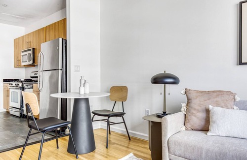 Hunters Point Apartment | Ideal LIC 1BR w/W/D, Elevator & Doorman, near East River, by Blueground