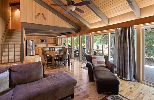 Overlook Park House | Ideal Locale! AC, Hot Tub, Game Room, 3 min Bike to SHARC, Near Village