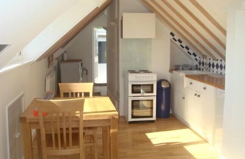 Crynant House | Ideal location for families who like sandy beaches and dramatic coastal scenery