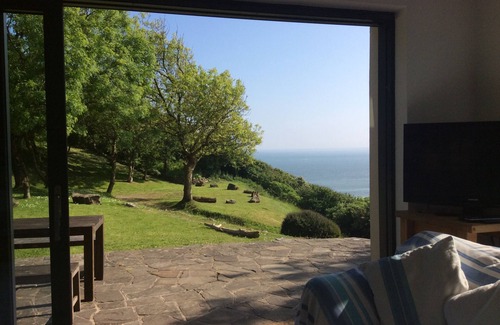 Crynant House | Ideal location for families who like sandy beaches and dramatic coastal scenery