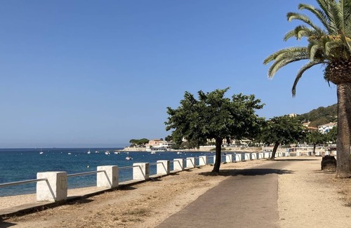 Corse-du-Sud Apartment | Ideal location